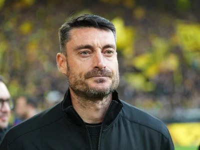 Tréner Frankfurtu Albert Riera
